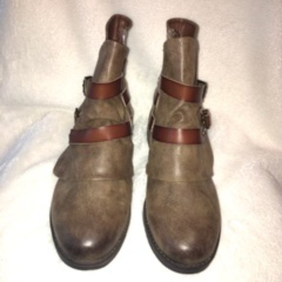 (NEW) Pop Brown Distressed Ankle Boots - Size 11M - Picture 4 of 7